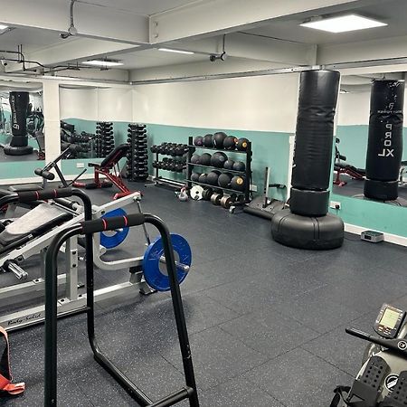 Circa17- Entire Apt, Free Parking, Gym, City Central & Free Netflix Bracknell Bagian luar foto