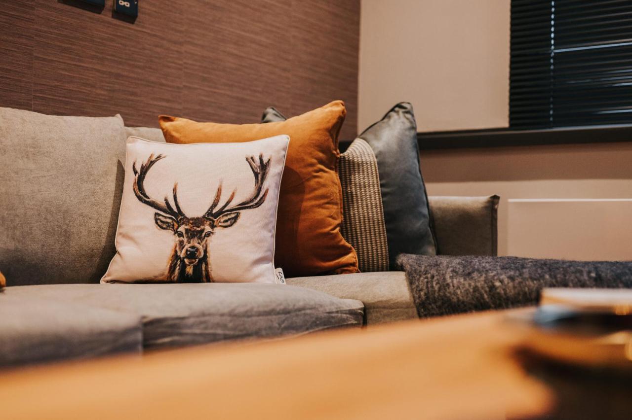 Circa17- Entire Apt, Free Parking, Gym, City Central & Free Netflix Bracknell Bagian luar foto