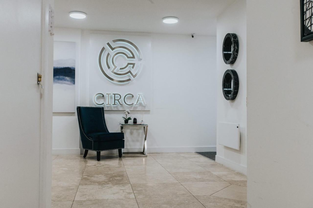 Circa17- Entire Apt, Free Parking, Gym, City Central & Free Netflix Bracknell Bagian luar foto