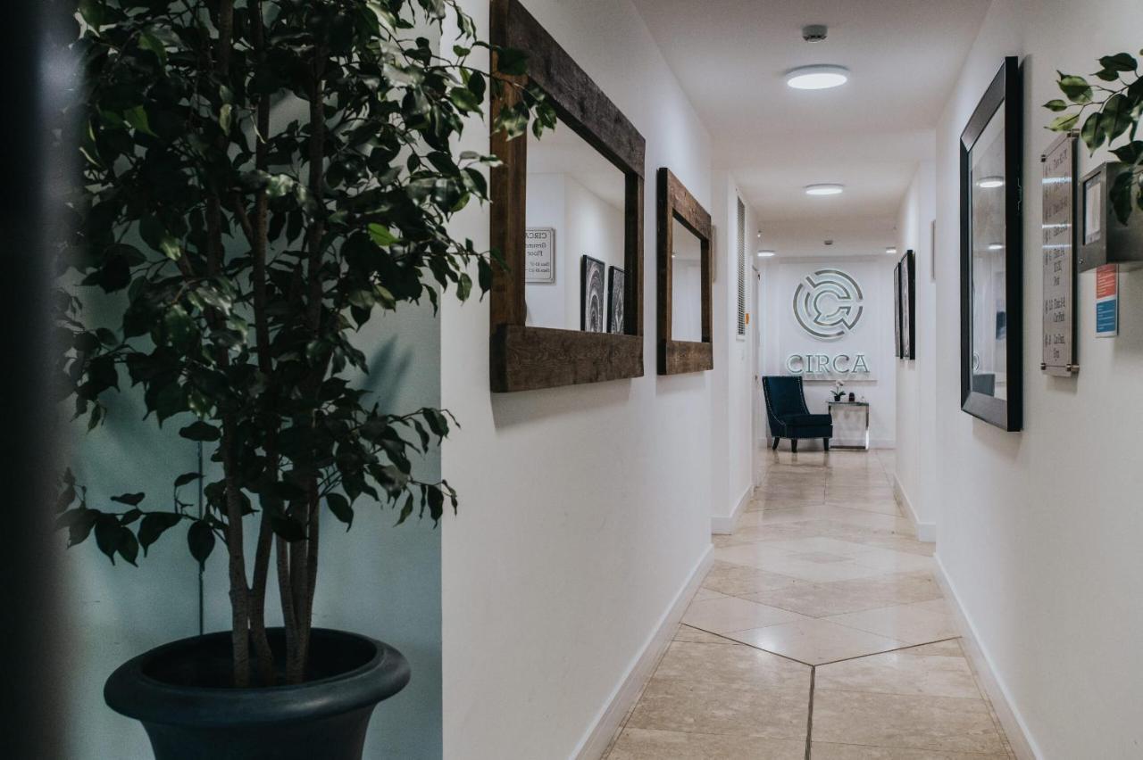 Circa17- Entire Apt, Free Parking, Gym, City Central & Free Netflix Bracknell Bagian luar foto